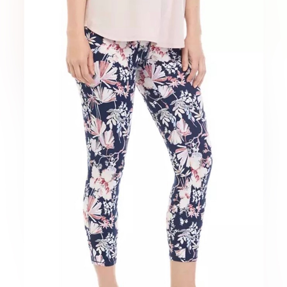 Woman’s floral Wonderly capri leggings